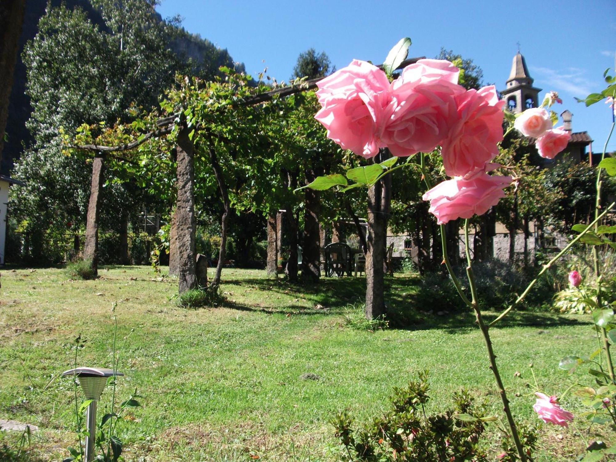 Grotto Pergola Bed & Breakfast Giornico Exterior photo